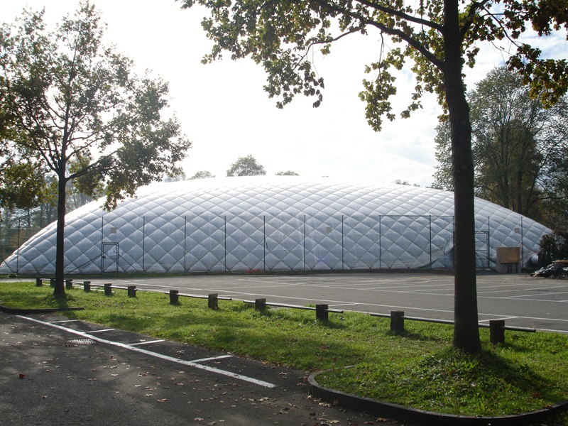 Tennishalle von aussen